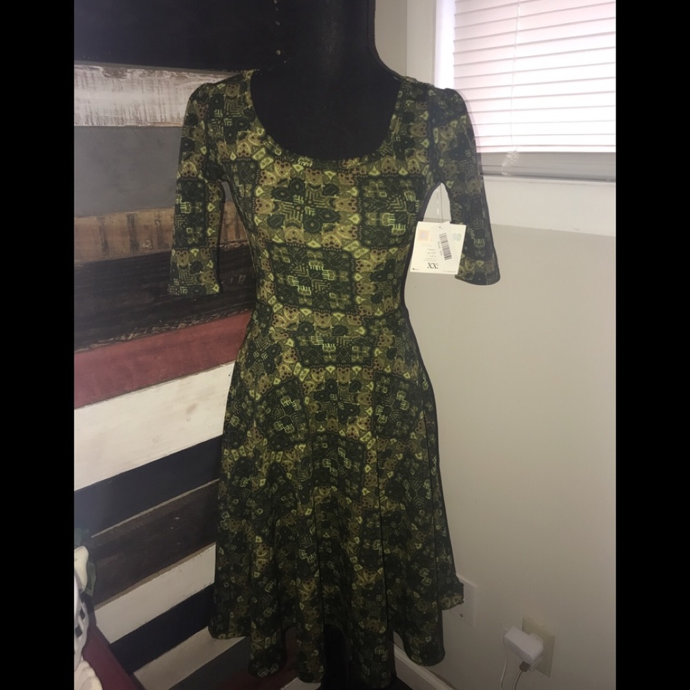 Buy 2 get 1 ♥️ NWT LuLaRoe Nicole dress 👗